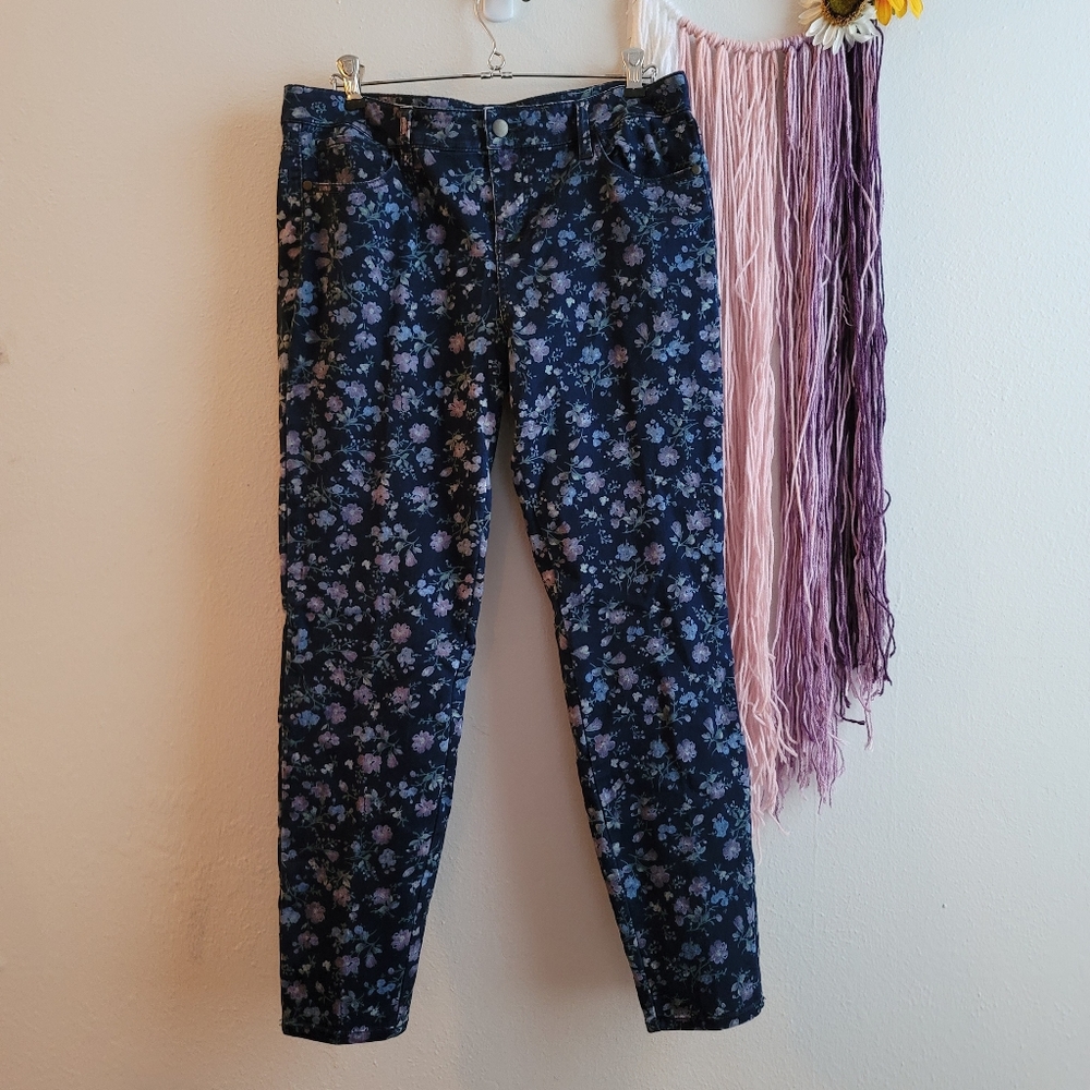 Forever 21 Floral Skinny Jeans